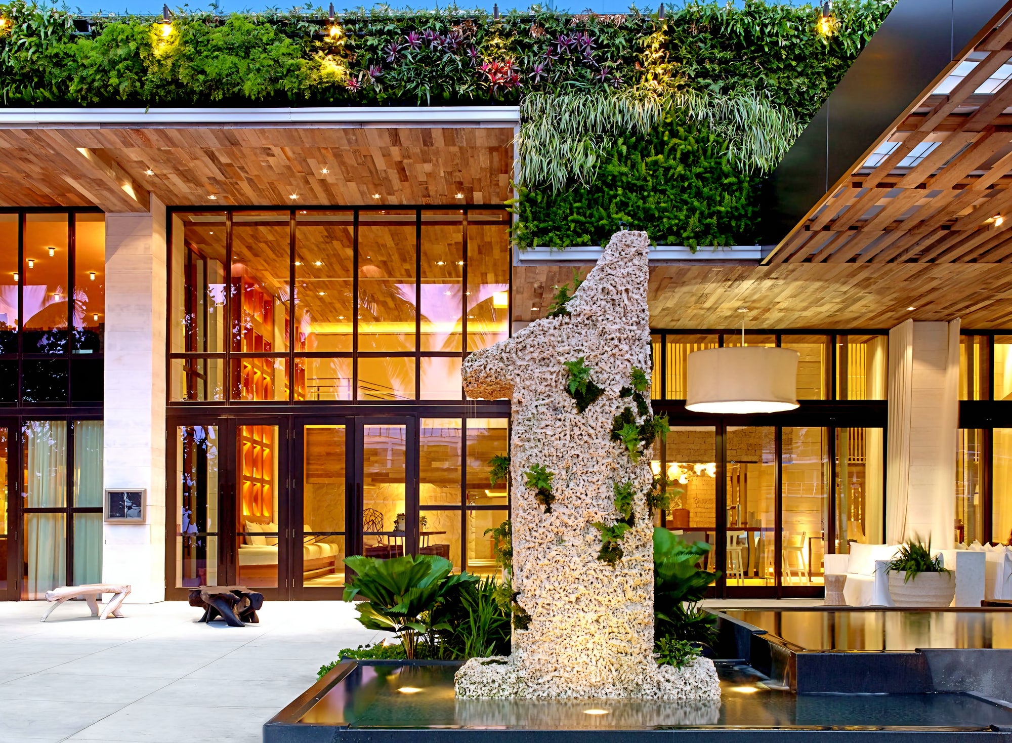  The One Hotel ®